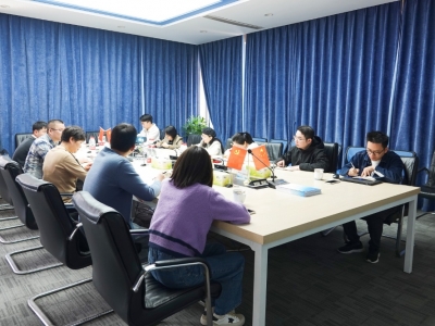 嘉興市科技局領導與高?？蒲性核鶎＜疑W臨芯能科技走訪調研